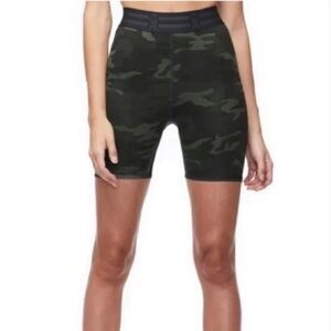 Good American Camo biker shorts